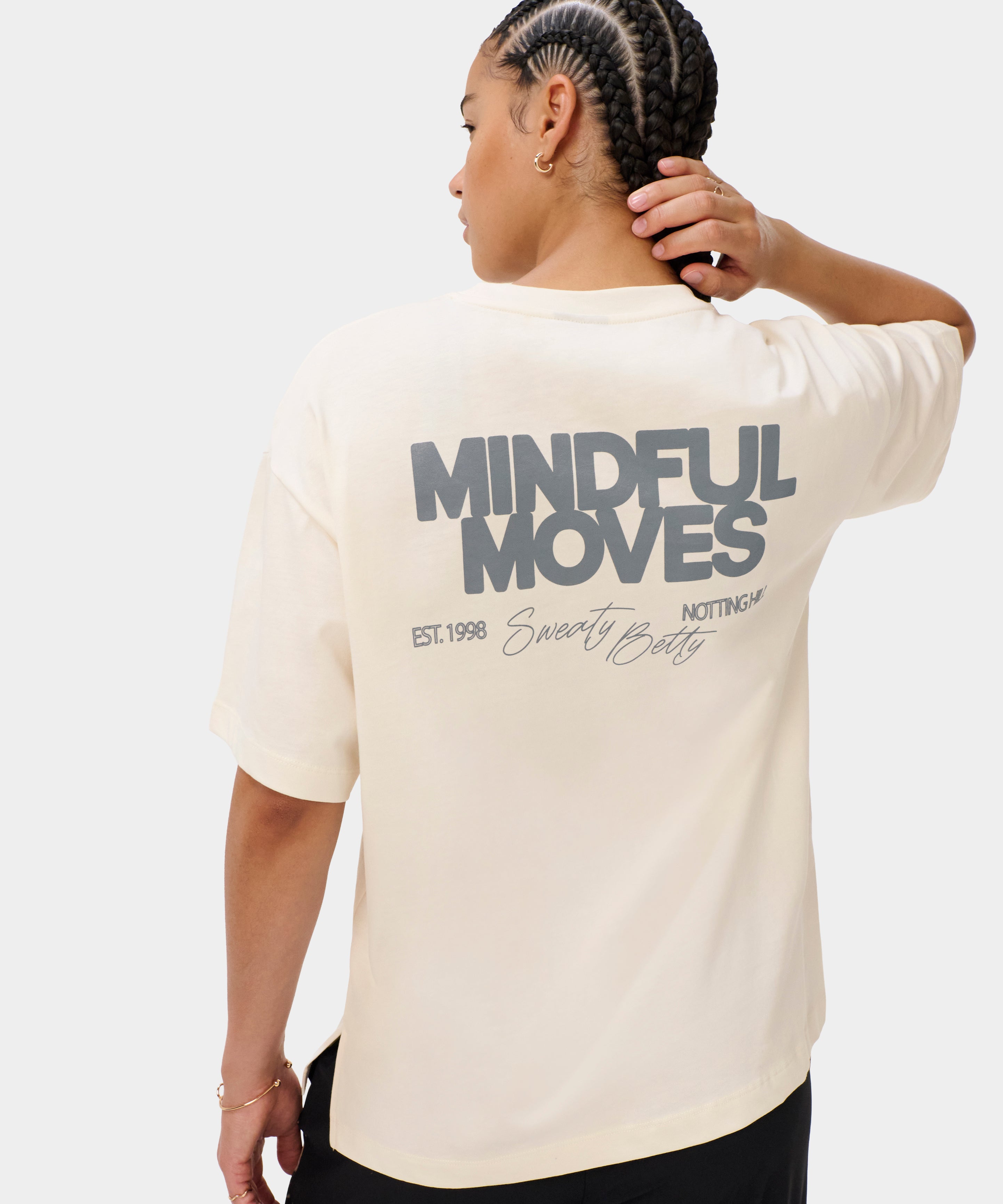 sb04507_dovewhitefadedbluegraphicscriptwordmark.jpg