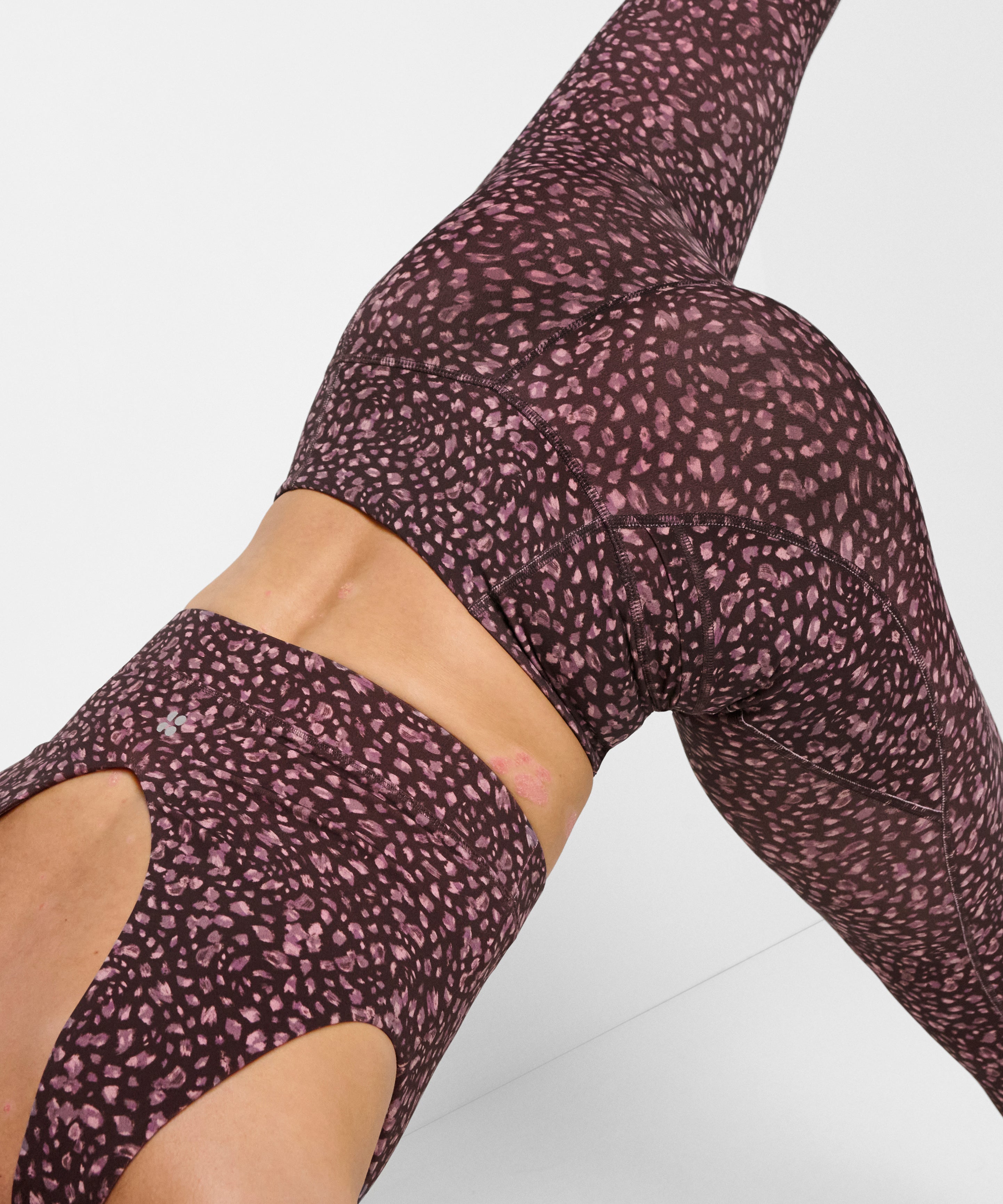 sb10037_brownsoftdotprint_1.jpg