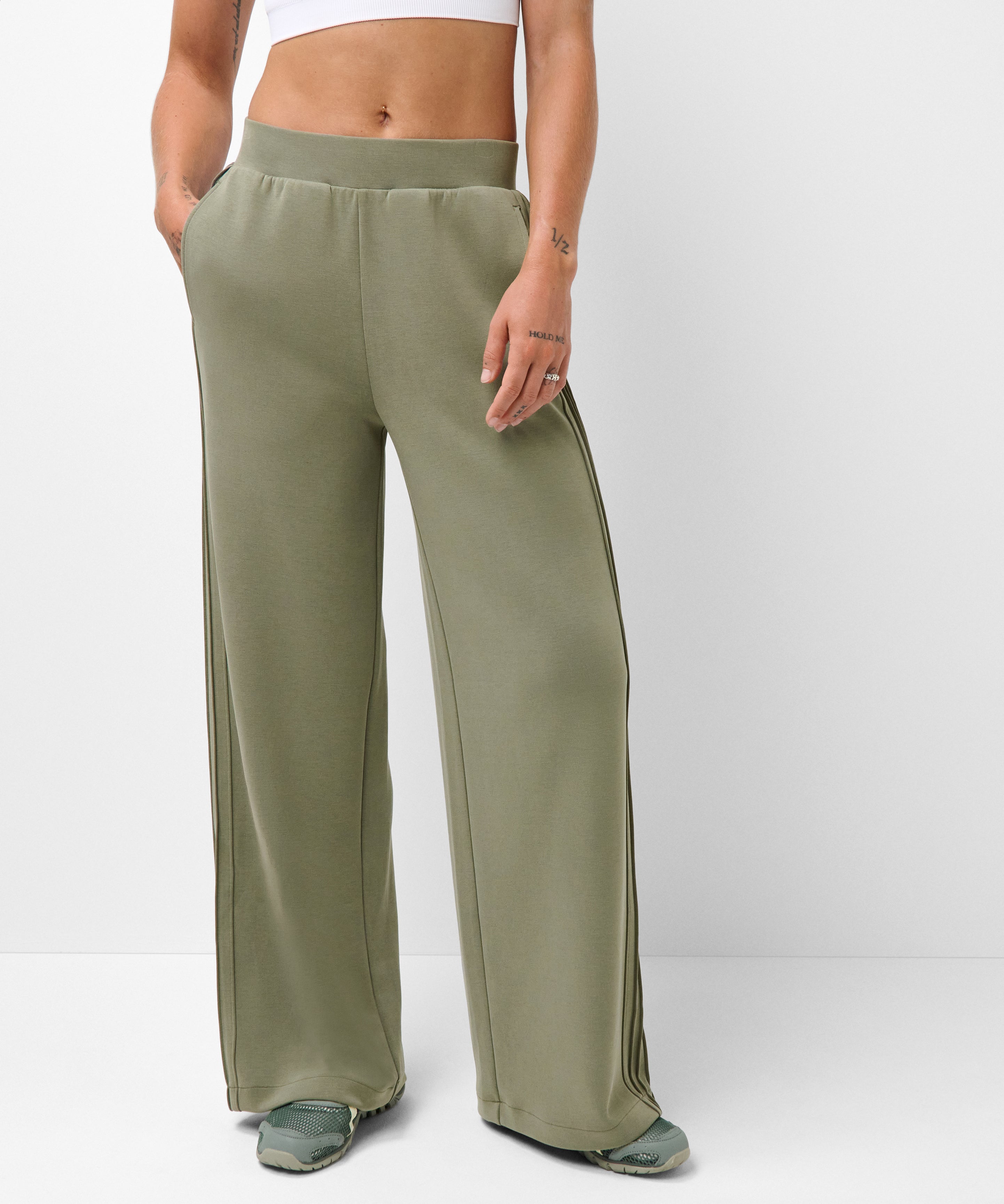 sb10471p_brackengreen_1.jpg