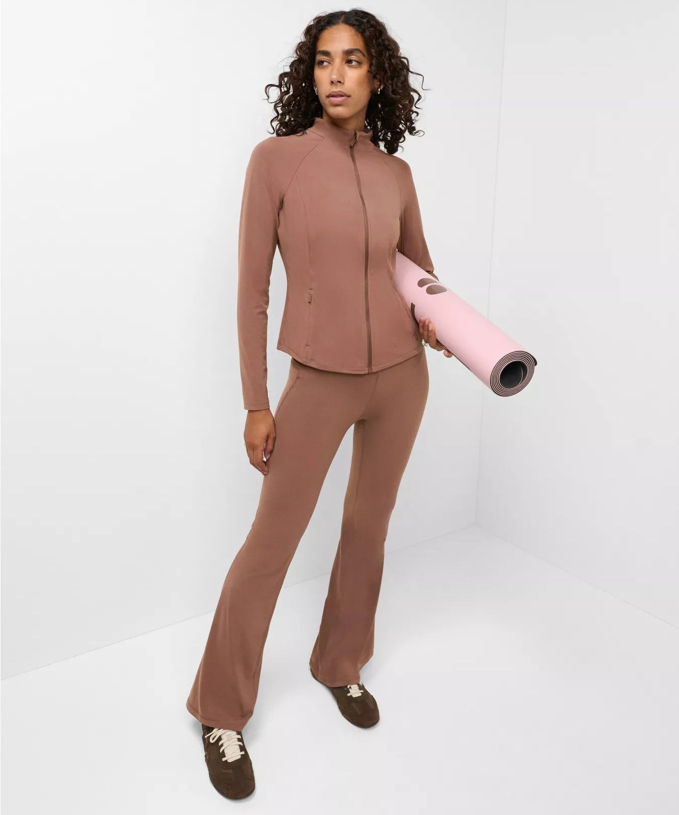 sb10766_chestnutbrown_1.webp