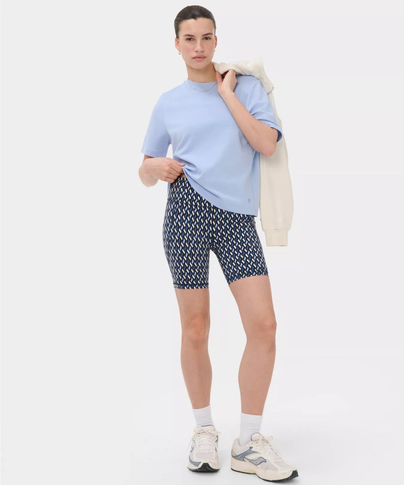 sb4822p_bluelinkedgeoprint_6inseam_1.webp