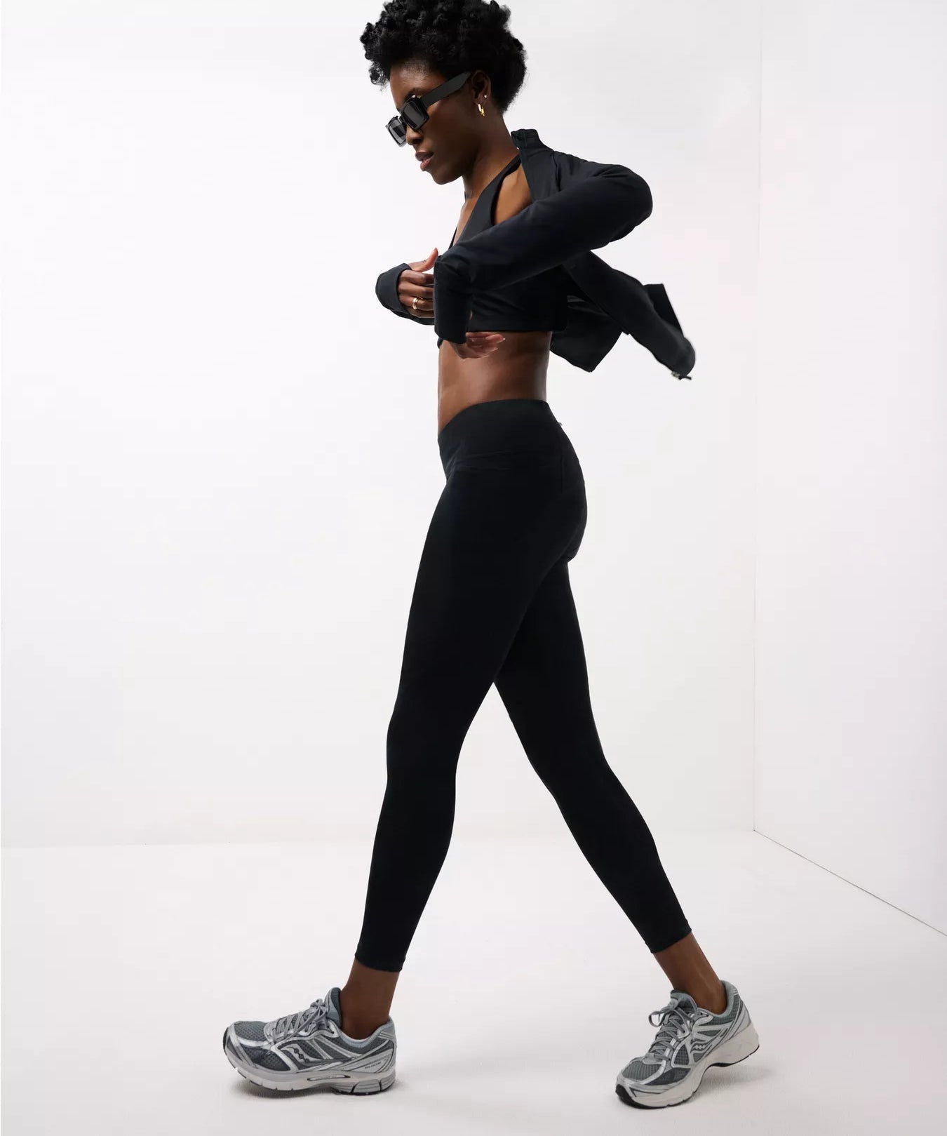 sb5400_black_fulllength_e42c44a2-4f4c-4c5f-a2e0-a58f5bcf1733.webp
