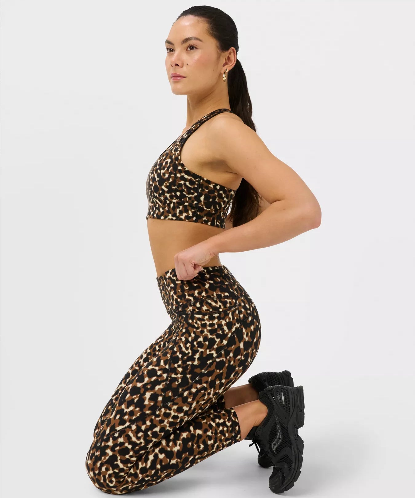 sb5400_brownoffbeatanimalprint_78length.webp