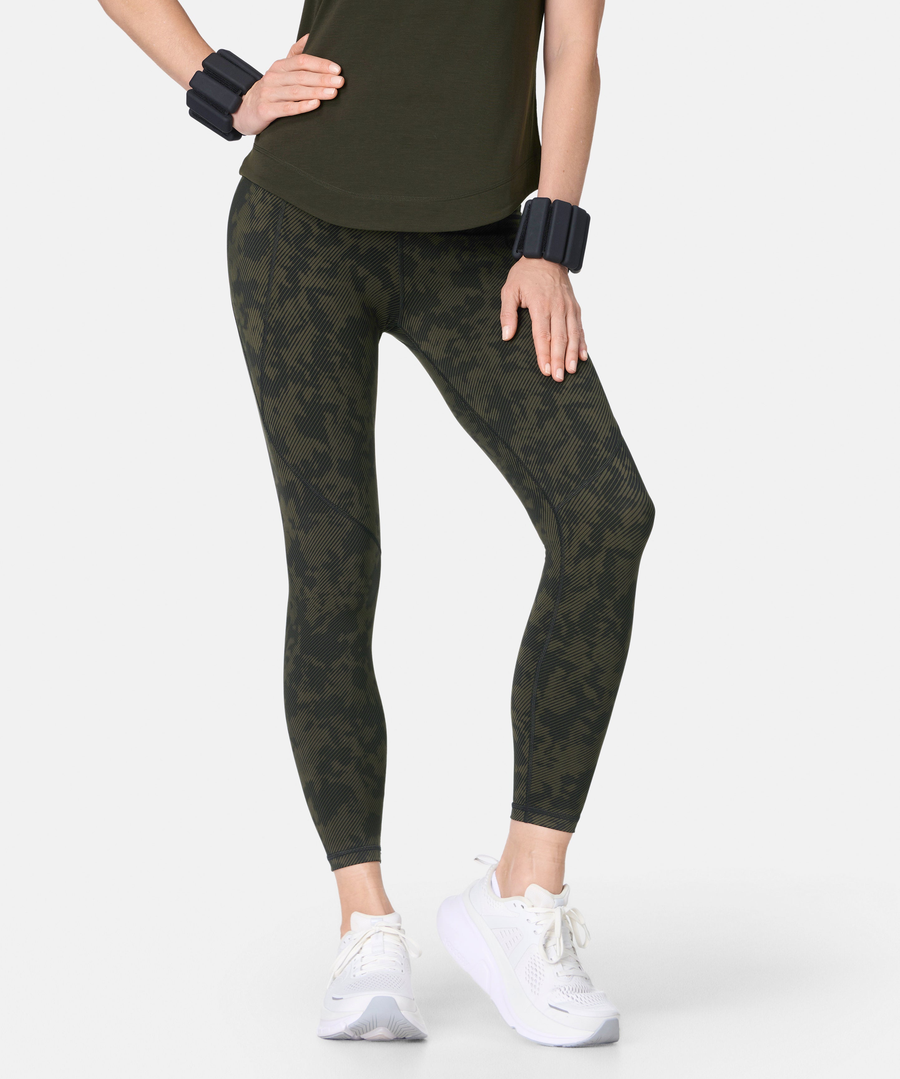 sb5400_greenlinearfoliageprint_78length.jpg