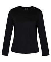 Essential Long Sleeve T-shirt